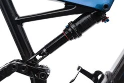 Specialized Stumpjumper Comp Carbon 29/6Fattie Mountain Bike - 2018, X-Large -Specialized Shop BMT13527 CT 05