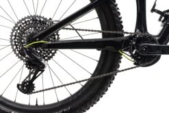 Specialized Rhyme Pro Carbon 6Fattie Womens Mountain Bike - 2017, MEDIUM 5 Specialized Rhyme Pro Carbon 6Fattie Womens Mountain Bike - 2017, MEDIUM -Specialized Shop BMT13550 RJ 04