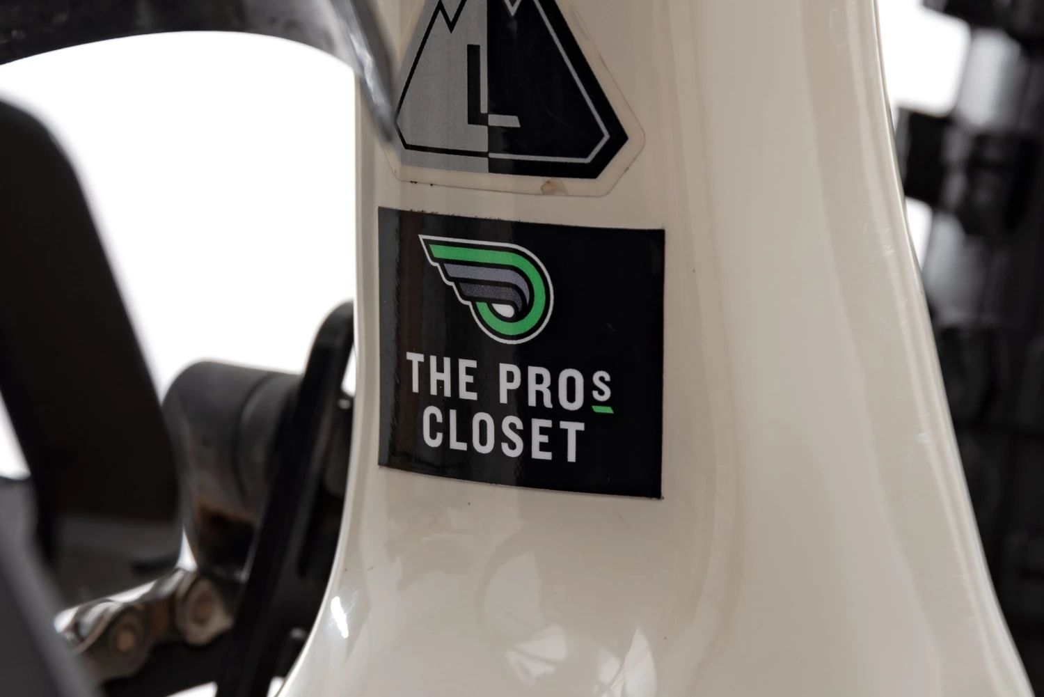 Specialized Enduro FSR Elite Mountain Bike - 2019, LARGE Specialized Enduro FSR Elite Mountain Bike - 2019, LARGE -Specialized Shop BMT13663 RJ 03 scaled