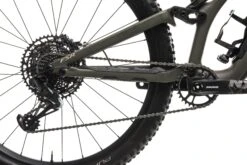 Specialized Mens Stumpjumper ST Comp Carbon 29 Mountain Bike - 2019, Small 5 Specialized Mens Stumpjumper ST Comp Carbon 29 Mountain Bike - 2019, Small -Specialized Shop BMT15599 MJ 04