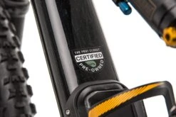 Specialized S-Works Stumpjumper Carbon 29/6Fattie Mountain Bike - 2018, Medium -Specialized Shop BMT16168 MJ 03