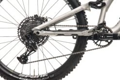 Specialized Stumpjumper EVO Comp Alloy Mountain Bike - 2019, S2 -Specialized Shop BMT16871 PH1 04