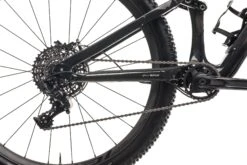 Specialized Stumpjumper Comp Carbon 29/6Fattie Mountain Bike - 2018, Large 5 Specialized Stumpjumper Comp Carbon 29/6Fattie Mountain Bike - 2018, Large -Specialized Shop BMT17422 PH1 04
