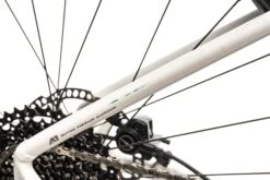 Specialized Fuse Sport 6Fattie Mountain Bike - 2018, Small 8 Specialized Fuse Sport 6Fattie Mountain Bike - 2018, Small -Specialized Shop BMT18294 PH2 07