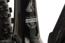 Specialized Enduro Elite Carbon 29/6Fattie Mountain Bike - 2017, X-Large 4 Specialized Enduro Elite Carbon 29/6Fattie Mountain Bike - 2017, X-Large -Specialized Shop BMT18922 PH1 03