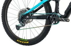 Specialized Enduro Pro 29/6Fattie Mountain Bike - 2018, Large 4 Specialized Enduro Pro 29/6Fattie Mountain Bike - 2018, Large -Specialized Shop BMT27541 PH 3