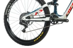 Specialized Enduro Expert Carbon 650b Mountain Bike - 2016, Medium 4 Specialized Enduro Expert Carbon 650b Mountain Bike - 2016, Medium -Specialized Shop BMT27959 PH 3