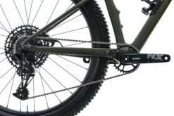 Specialized Fuse Comp Carbon 27.5+ Mountain Bike - 2019, Small 5 Specialized Fuse Comp Carbon 27.5+ Mountain Bike - 2019, Small -Specialized Shop BMT28015 PH1 04