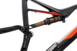 Specialized Stumpjumper FSR Expert 6Fattie Large Frame - 2016 7 Specialized Stumpjumper FSR Expert 6Fattie Large Frame - 2016 -Specialized Shop FMT11096 PH3 06