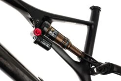 Specialized S-Works Stumpjumper 27.5 Large Frame - 2019 4 Specialized S-Works Stumpjumper 27.5 Large Frame - 2019 -Specialized Shop FMT11402 PH 3