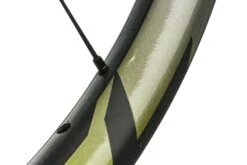 Specialized Roval Traverse SL Carbon Tubeless 29" Wheelset 10 Specialized Roval Traverse SL Carbon Tubeless 29" Wheelset -Specialized Shop WMT10014 CT 09