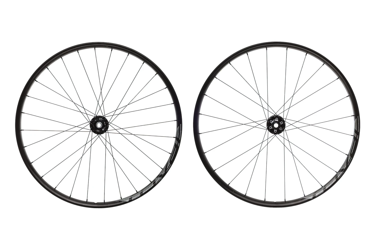 Roval Traverse Fattie 38 Aluminum Tubeless 27.5" Wheelset Specialized Roval Traverse Fattie 38 Aluminum Tubeless 27.5" Wheelset -Specialized Shop WMT13376 PH3 2 scaled